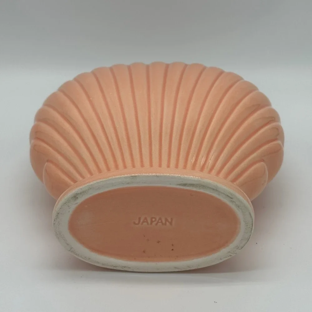 Vintage 80s Peach Ceramic Scallop Shell Fan Vase Japan Art Deco Planter 7x7